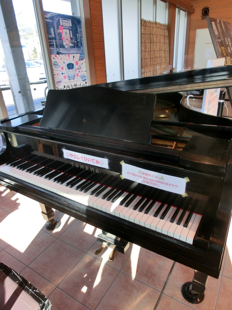 長崎県東彼杵町_道の駅ストリートピアノ_YAMAHA