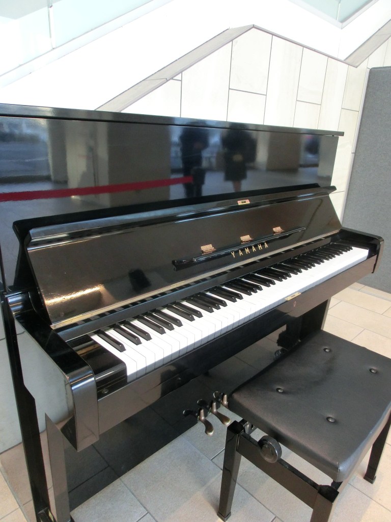 諫早駅_ストリートピアノ_YAMAHA